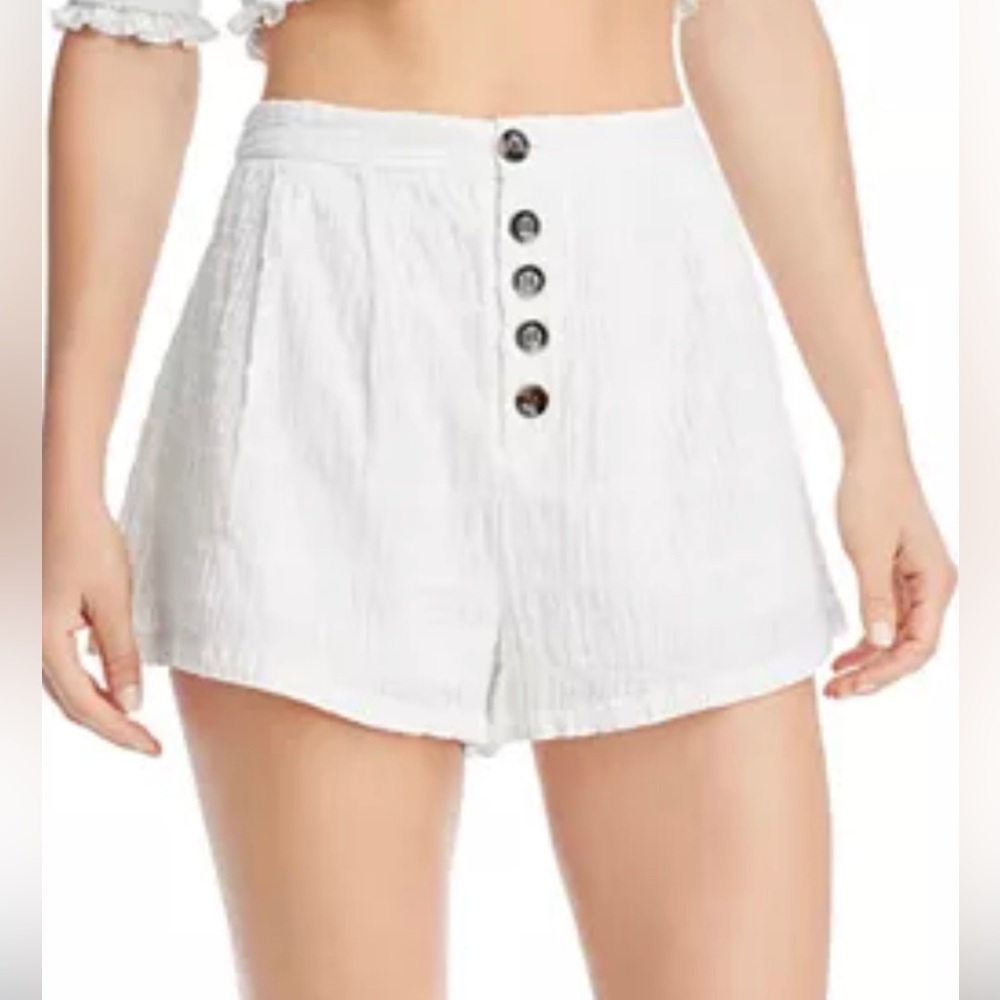 LeRumi Lyra 100% Crinkly Cotton shorts white Size M NWT